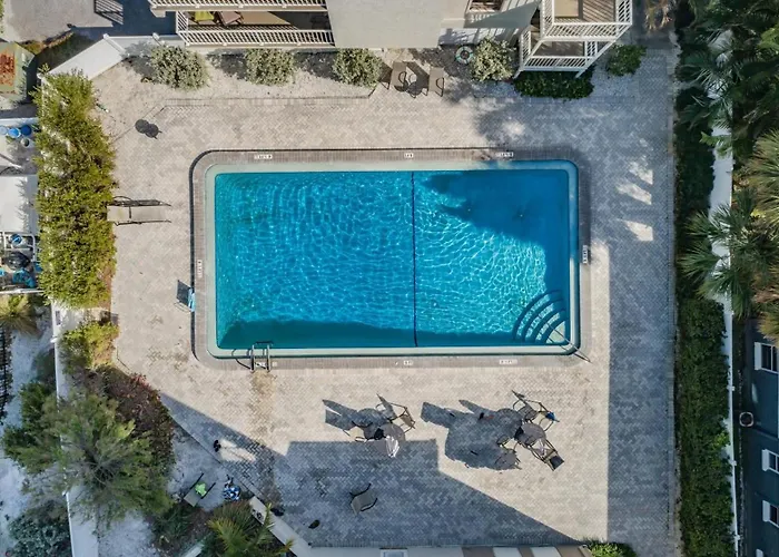Hidden Retreat * Clearwater Beach