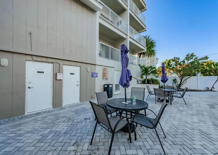 Hidden Retreat * Clearwater Beach